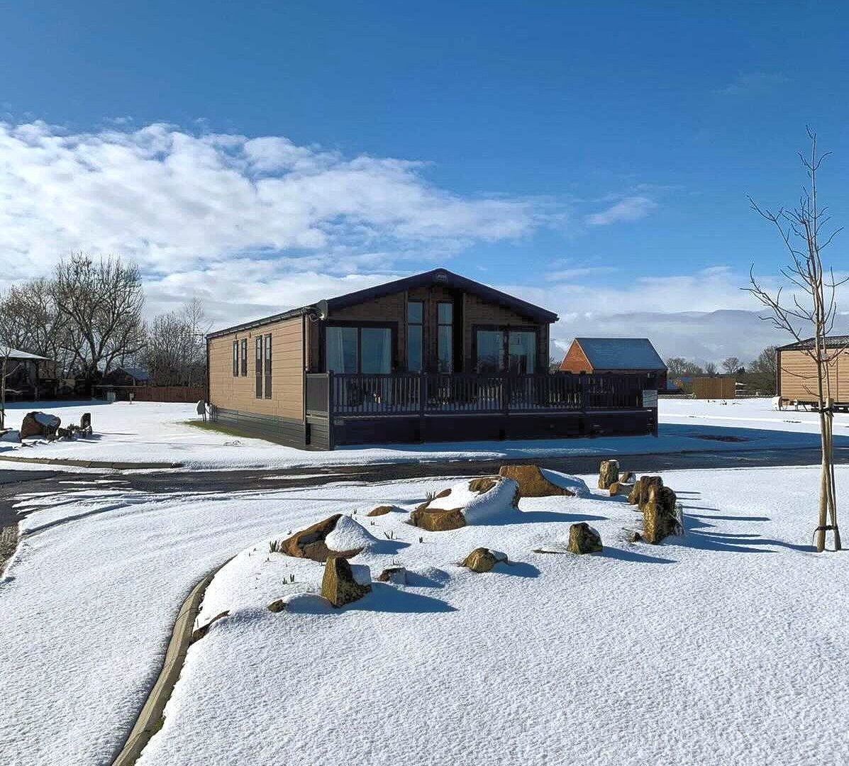 Blue skies and snowy scenes at Hurworth Springs Country Park ❄️

Do you also love a fr