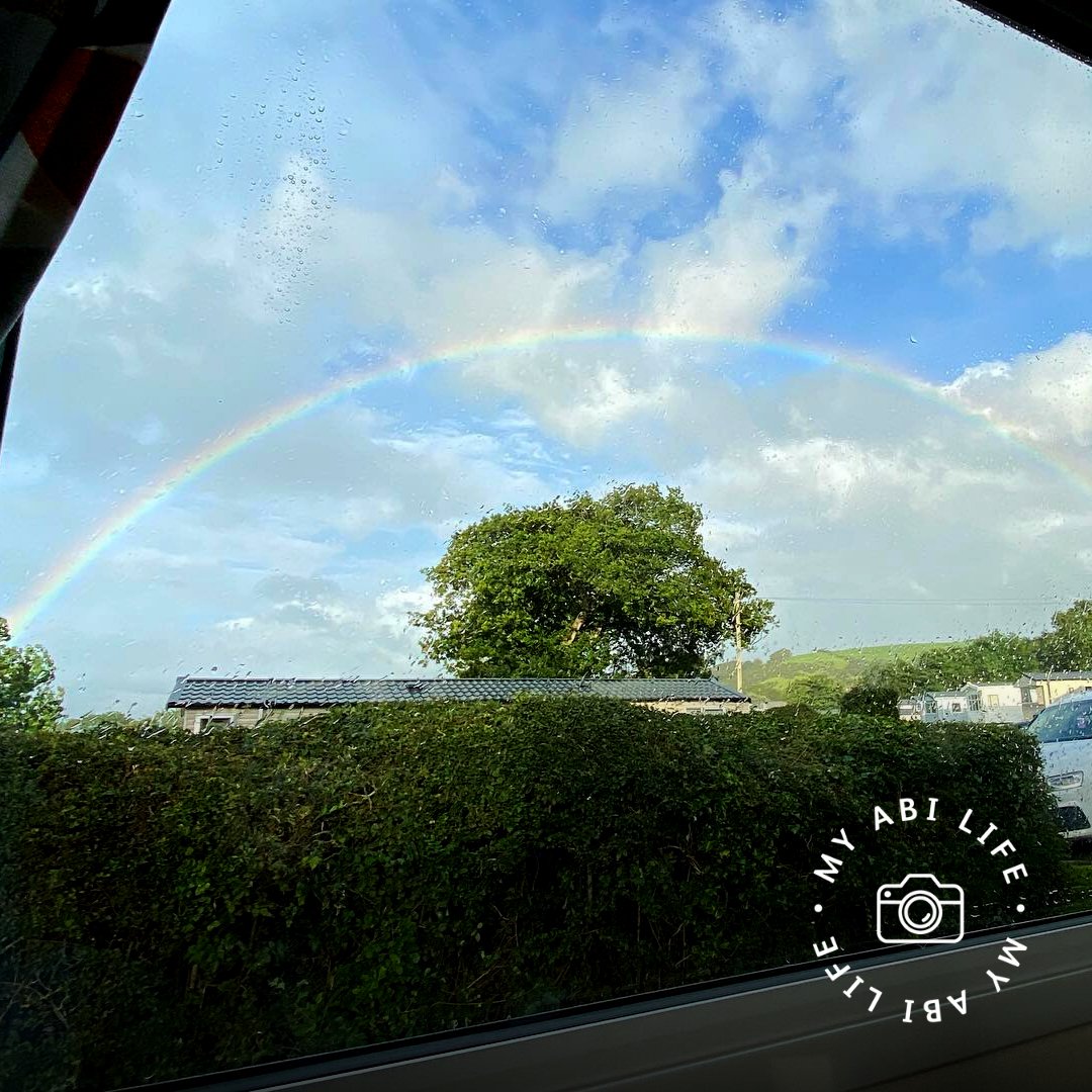 What a perfect view for a Wednesday afternoon 🌈

📸 our.homefromhome <a target="_blan