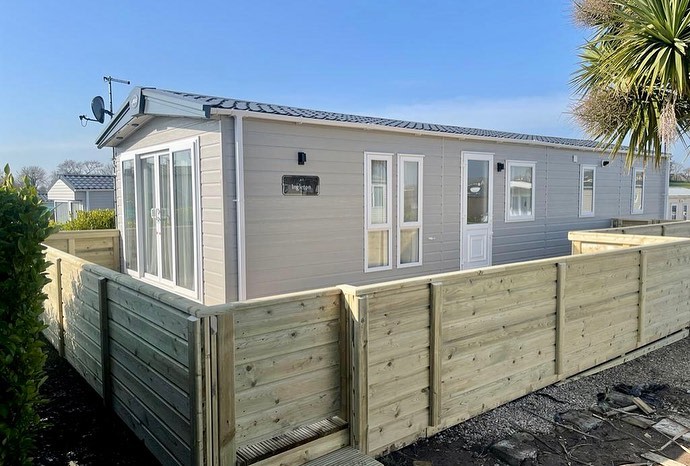 Sundays are made for sunshine ☀️

📸 Ardamine Mobile Home Park <a target="_blan